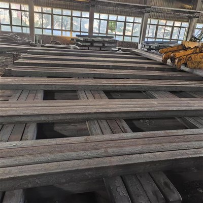 Bilet Besi Tulen Gulung Panas